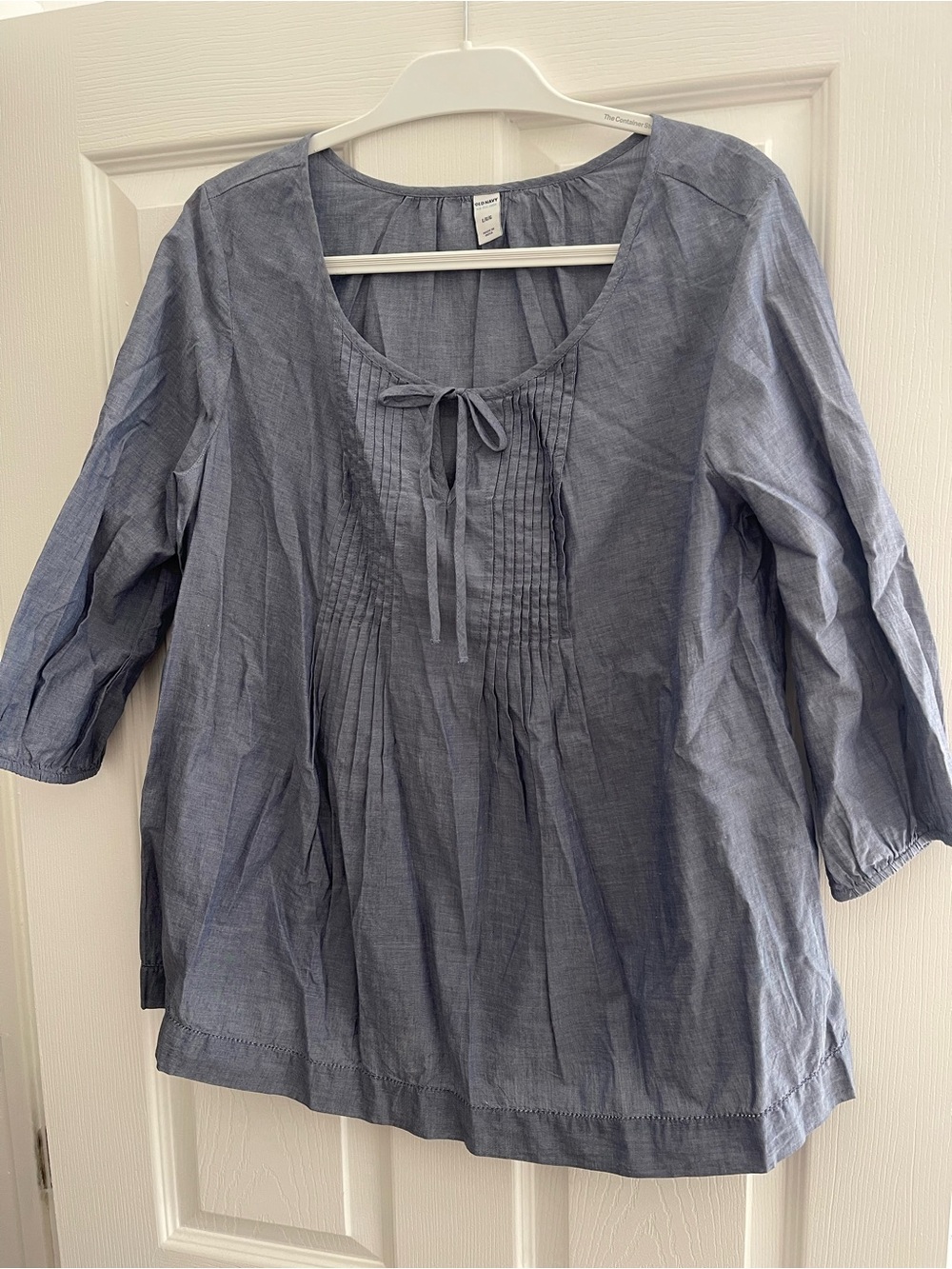 Old Navy Chambray Pintuck Peasant Top in Blue